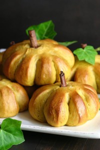 sweet-pumpkin-buns-2