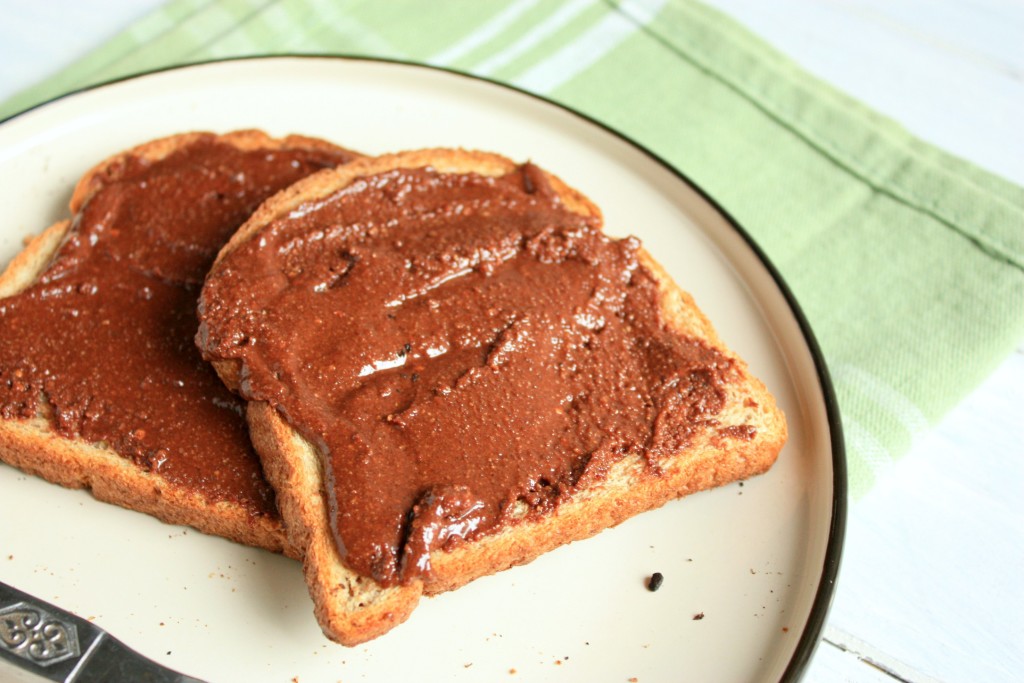 Healthy Chocolate Hazelnut Spread (Nutella)