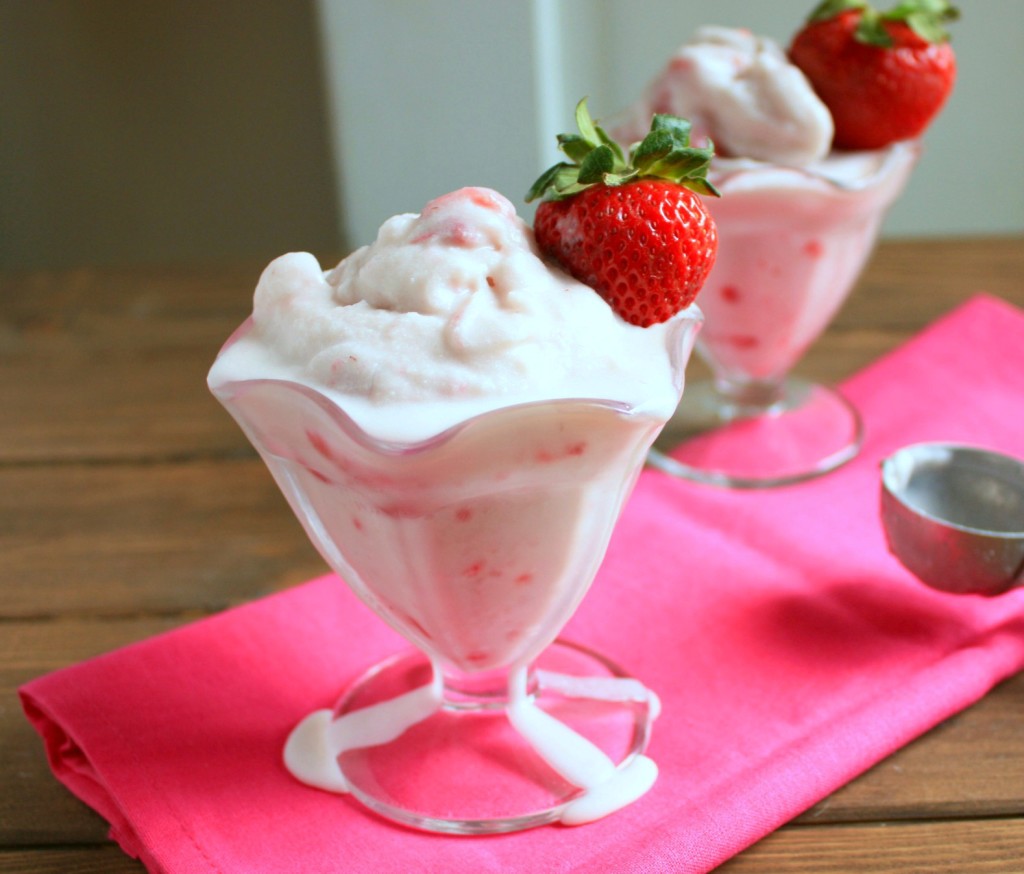 Fresh Strawberry Ice Cream: For my Moms on Mother’s Day